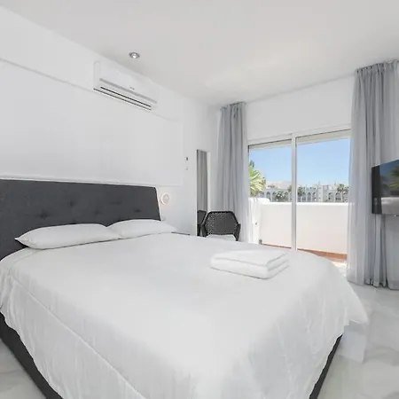 New Duplex Penthouse Walk To Beach And Port Rdr216 Apartment