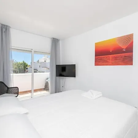 New Duplex Penthouse Walk To Beach And Port Rdr216