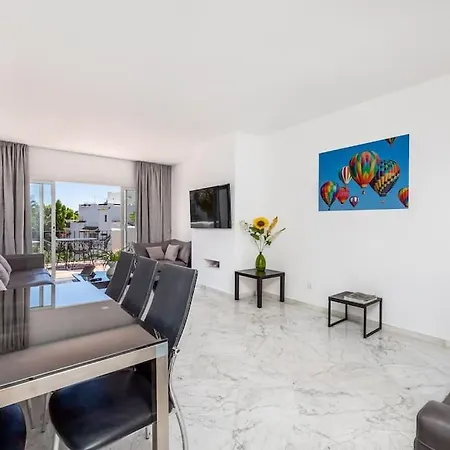 New Duplex Penthouse Walk To Beach And Port Rdr216