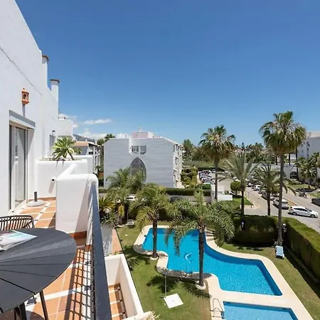 Apartment New Duplex Penthouse Walk To Beach And Port Rdr216